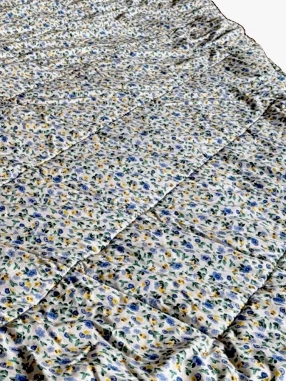 Vintage Blue Floral Full size Reversible Comforter - Laura Ashley